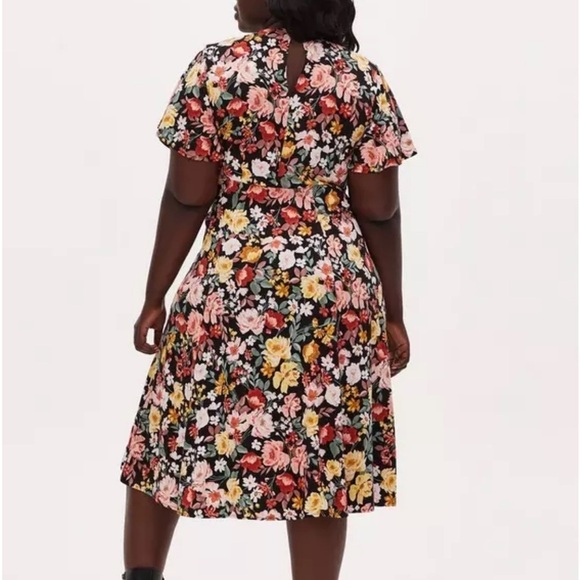 Torrid Black Floral Challis Button Front Midi Dress Size 10 Resortwear Vacation - Picture 3 of 13